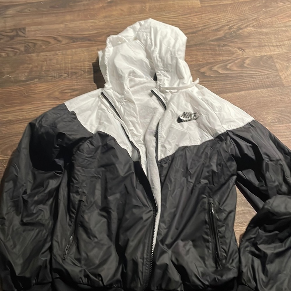 nike windbreaker
